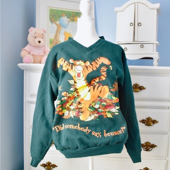 Vintage Winnie the Pooh sweatshirt - Picture 2 of 6